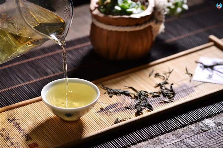 怎样区分普洱头春茶、雨水茶和谷花茶？