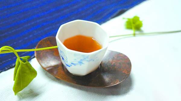 三伏天茶饮指南：夏天减肥喝乌龙茶还是普洱茶好？