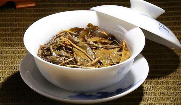 普洱茶的内含物质及其保健功能