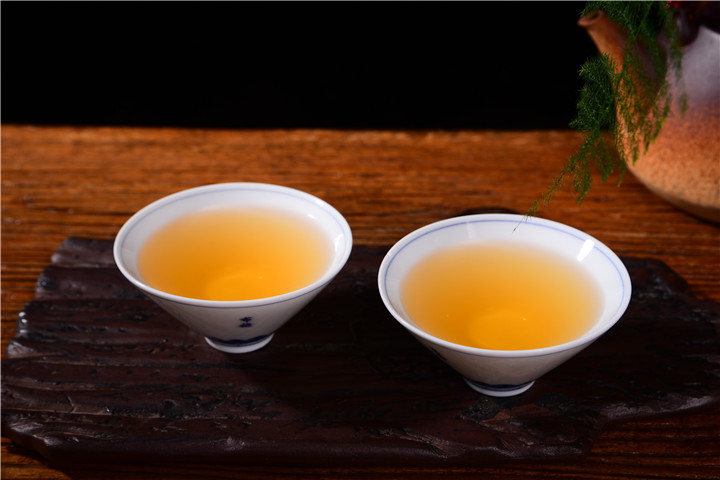 从茶园到茶杯：揭开普洱茶的神秘面纱