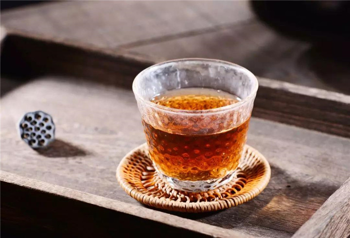 什么是普洱茶“金花”？怎样辨别普洱茶是发霉还是长金花？