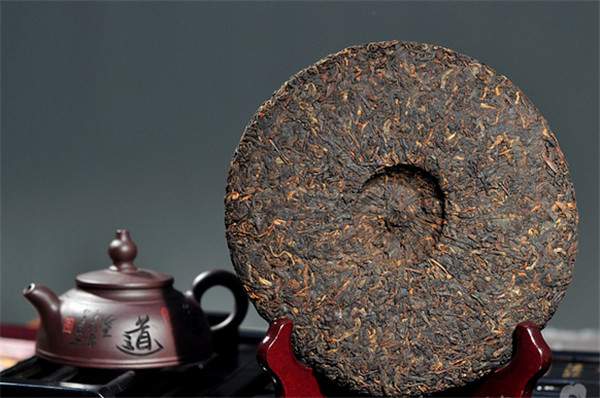 普洱茶为什么更多的以成品的形式保存？